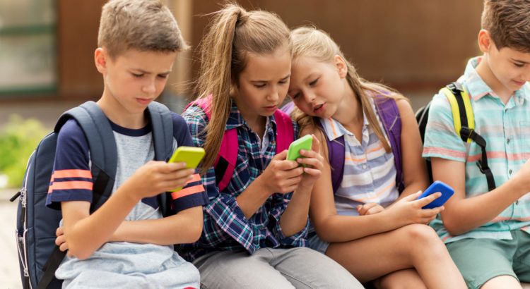 «Aprendizaje Conectado: La Influencia de las Redes Sociales en la Educación de los Jóvenes»